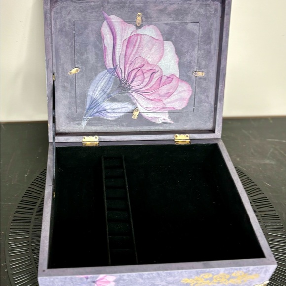 Violet Painted Vintage Jewelry Box - Picture 8 of 14